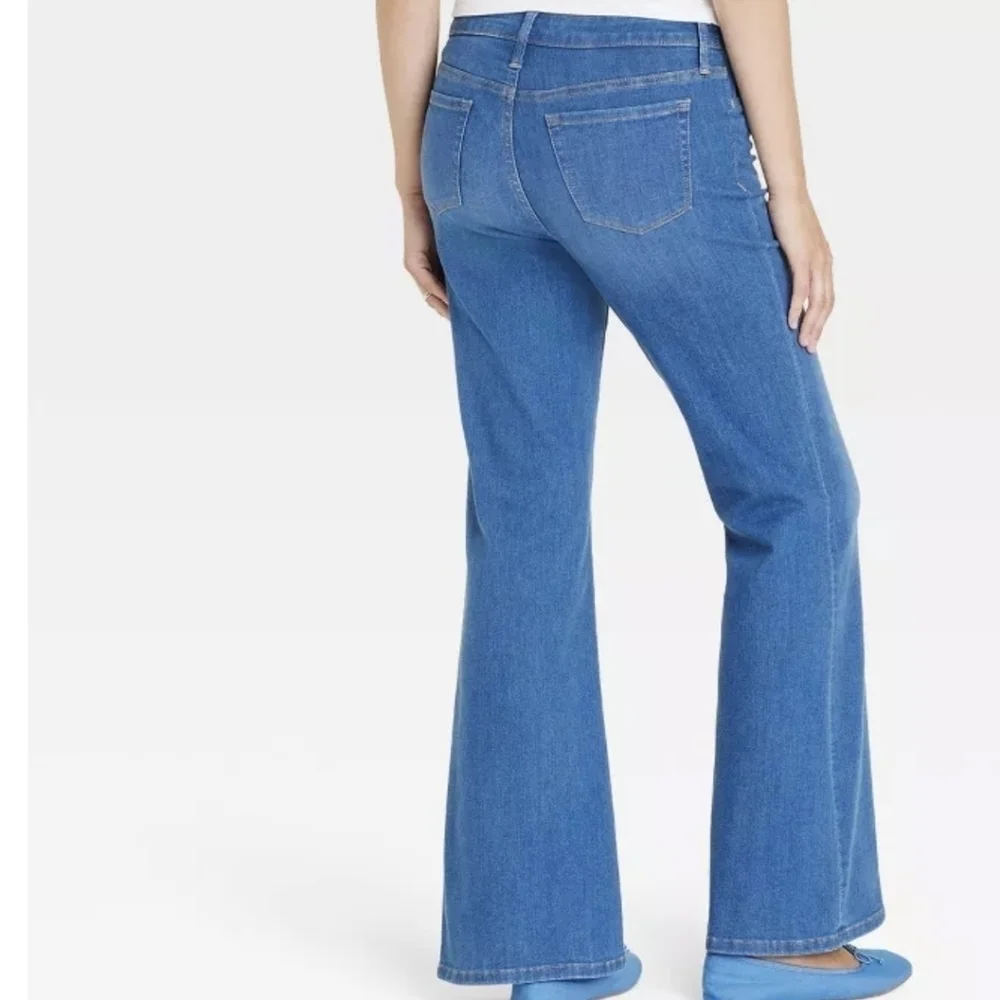 Ingrid & Isabel Under Belly High-Rise Denim Flare Maternity Jeans Sz M